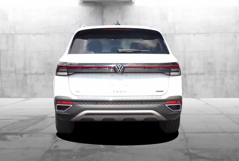 Volkswagen Taos Vehicle Image 06