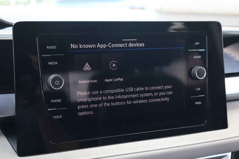 Volkswagen Taos Vehicle Image 11