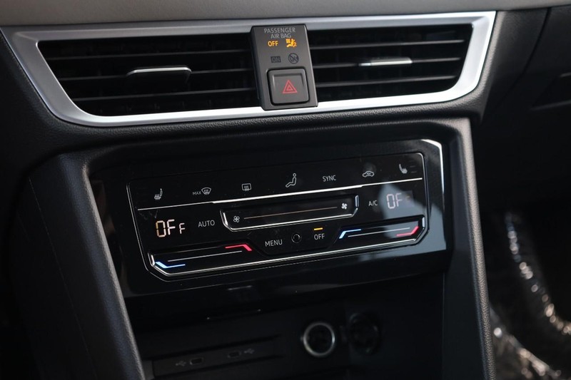 Volkswagen Taos Vehicle Image 13