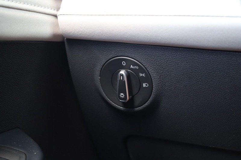 Volkswagen Taos Vehicle Image 18