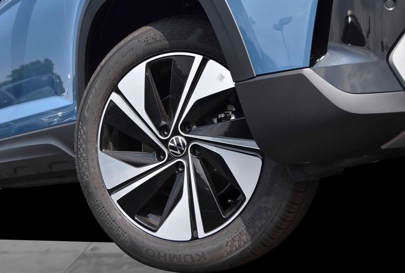 Volkswagen Taos Vehicle Image 03