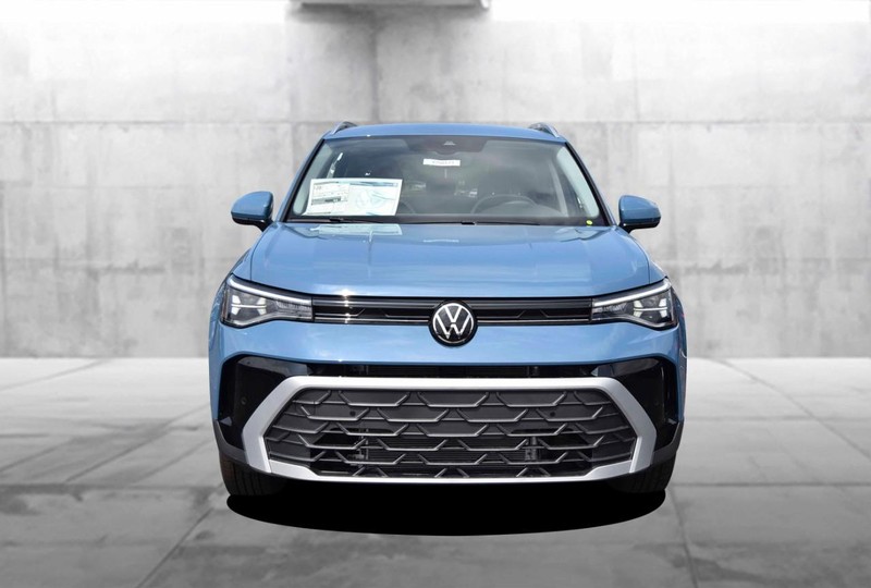 Volkswagen Taos Vehicle Image 04