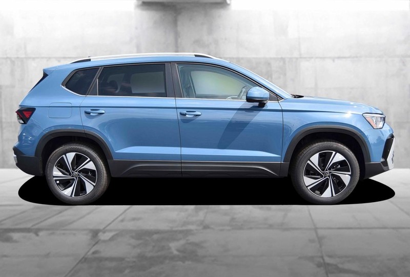 Volkswagen Taos Vehicle Image 05