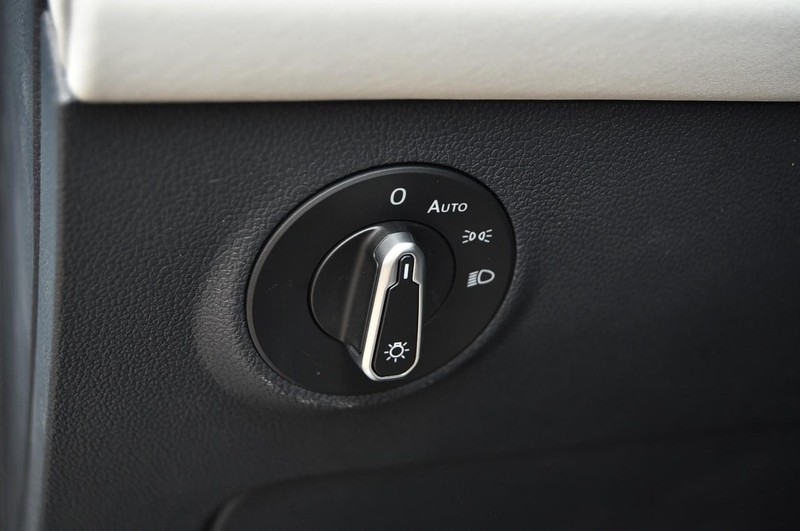Volkswagen Taos Vehicle Image 10
