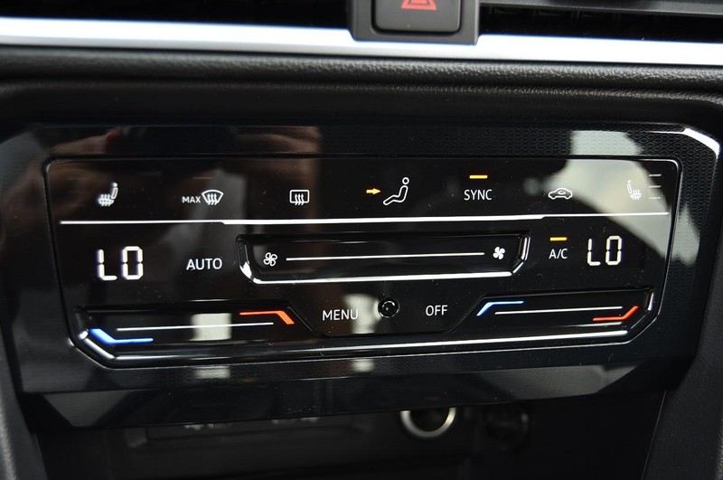 Volkswagen Taos Vehicle Image 14