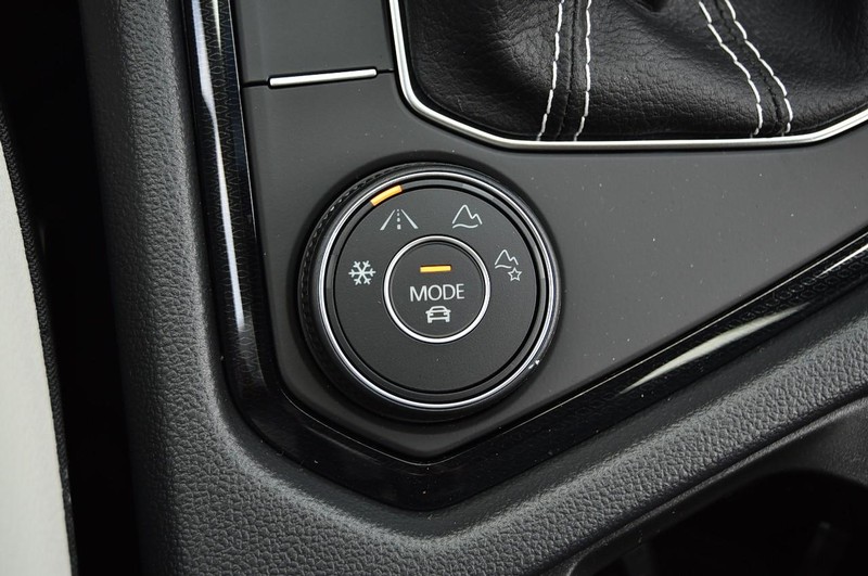 Volkswagen Taos Vehicle Image 17
