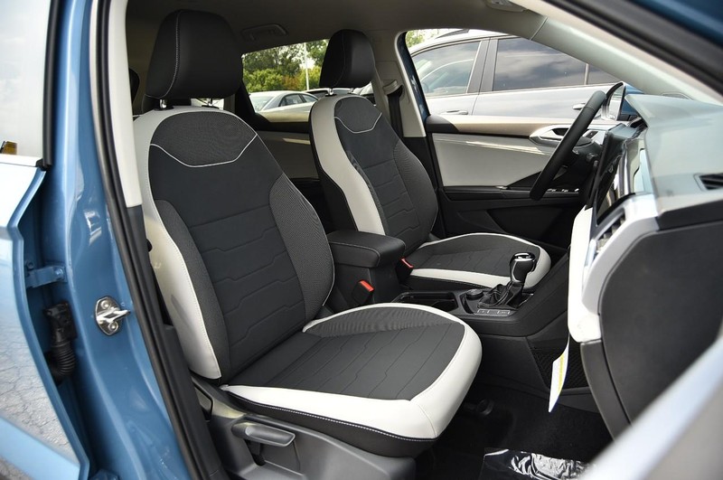 Volkswagen Taos Vehicle Image 20