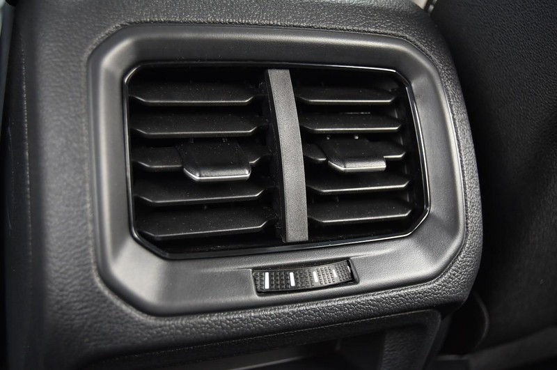 Volkswagen Taos Vehicle Image 22