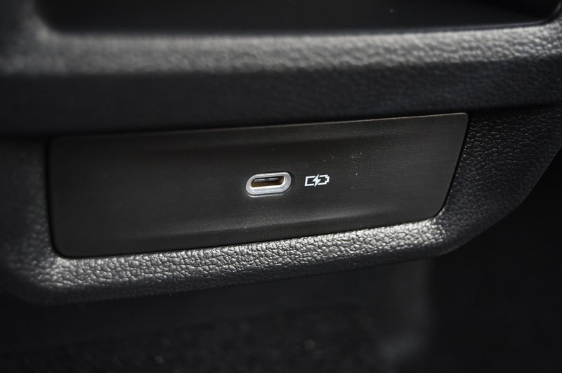 Volkswagen Taos Vehicle Image 23