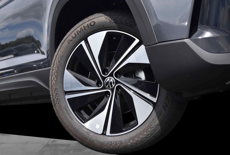 Volkswagen Taos Vehicle Image 03