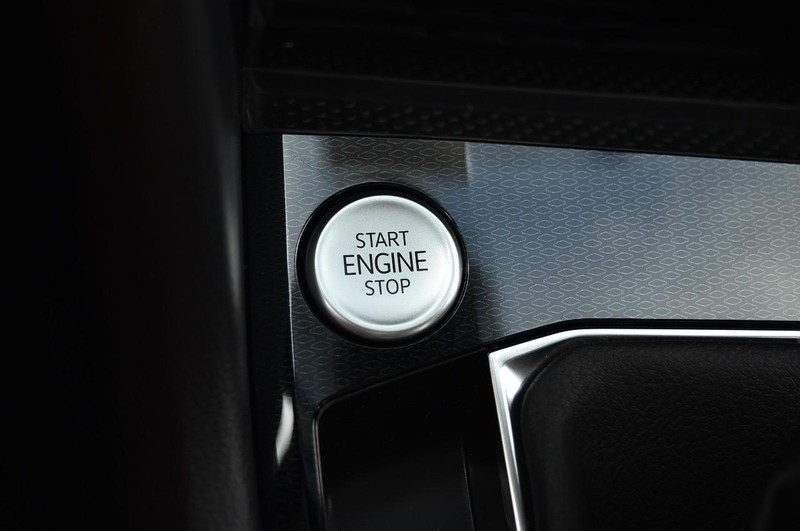 Volkswagen Taos Vehicle Image 16