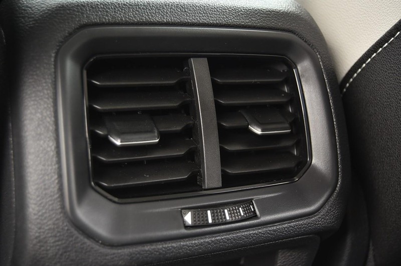 Volkswagen Taos Vehicle Image 22