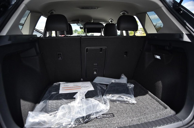 Volkswagen Taos Vehicle Image 24