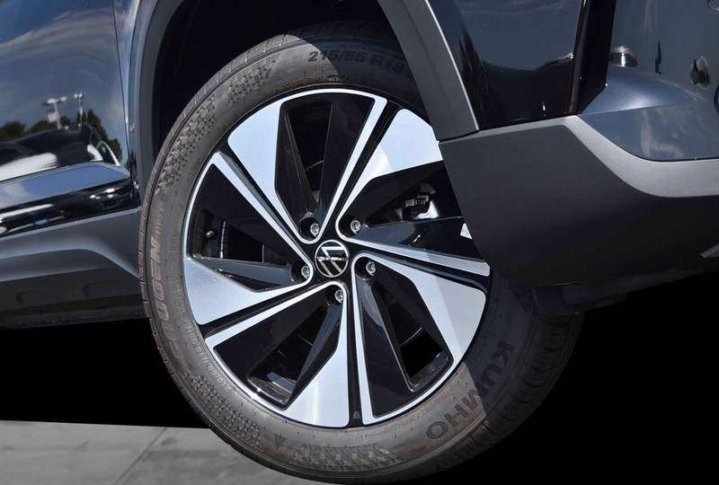 Volkswagen Taos Vehicle Image 03