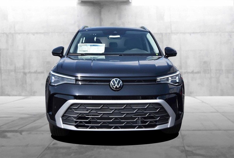 Volkswagen Taos Vehicle Image 04