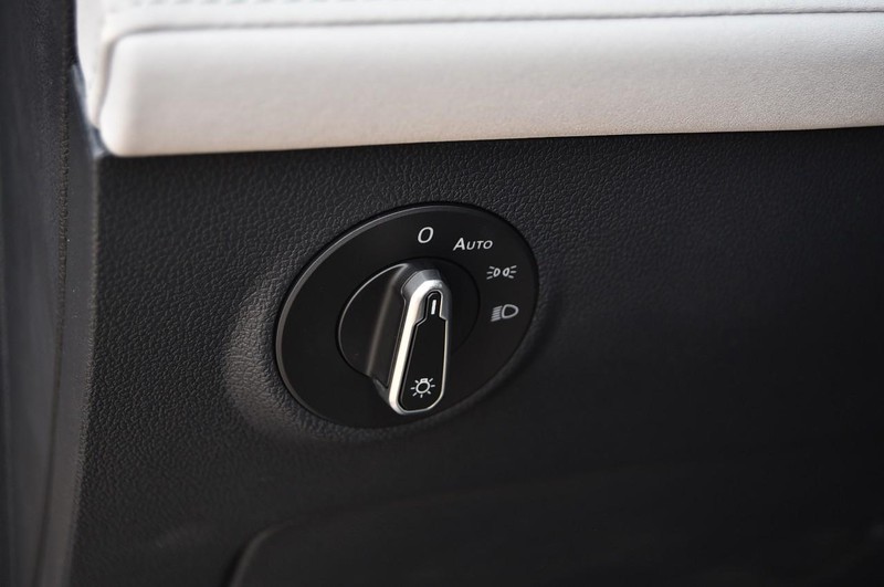 Volkswagen Taos Vehicle Image 10