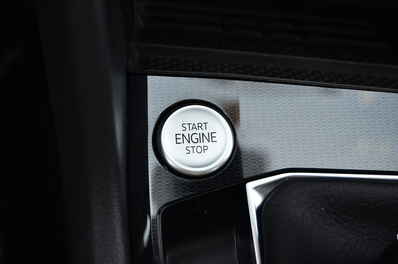 Volkswagen Taos Vehicle Image 16