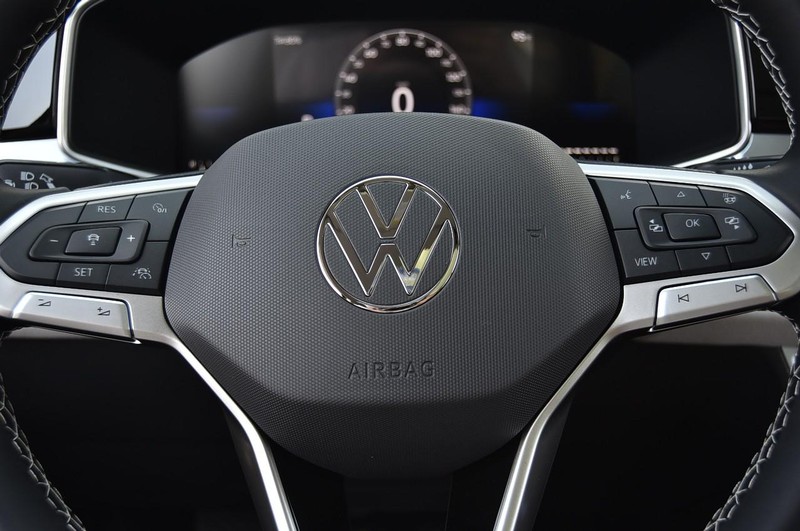 Volkswagen Taos Vehicle Image 18