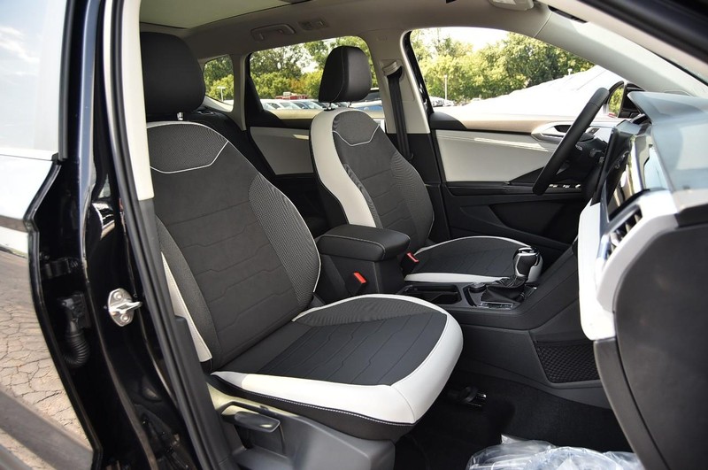 Volkswagen Taos Vehicle Image 20