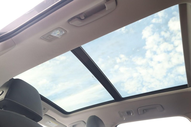 Volkswagen Taos Vehicle Image 09
