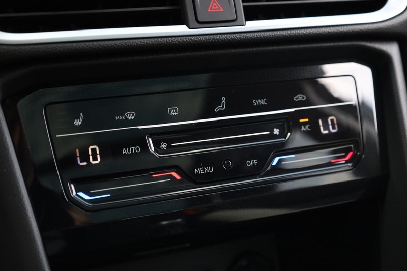 Volkswagen Taos Vehicle Image 15