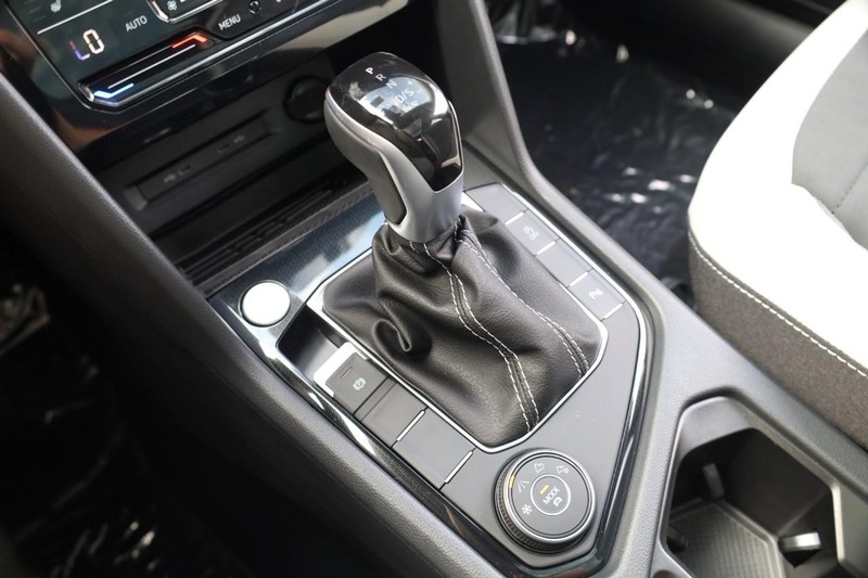 Volkswagen Taos Vehicle Image 17