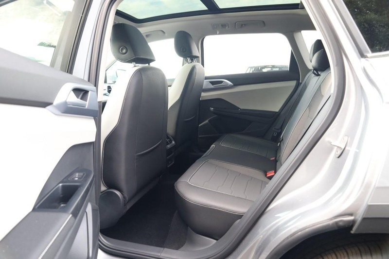 Volkswagen Taos Vehicle Image 22