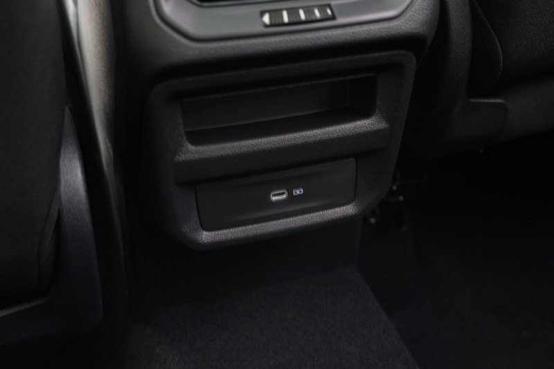 Volkswagen Taos Vehicle Image 23