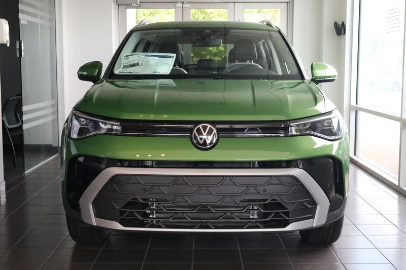 Volkswagen Taos Vehicle Image 04