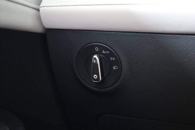 Volkswagen Taos Vehicle Image 20