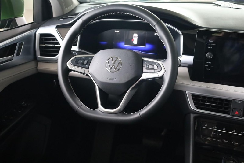 Volkswagen Taos Vehicle Image 23