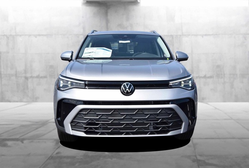 Volkswagen Taos Vehicle Image 04