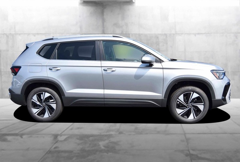 Volkswagen Taos Vehicle Image 05