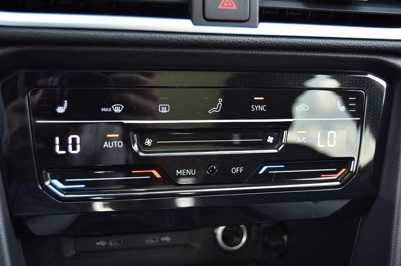 Volkswagen Taos Vehicle Image 14