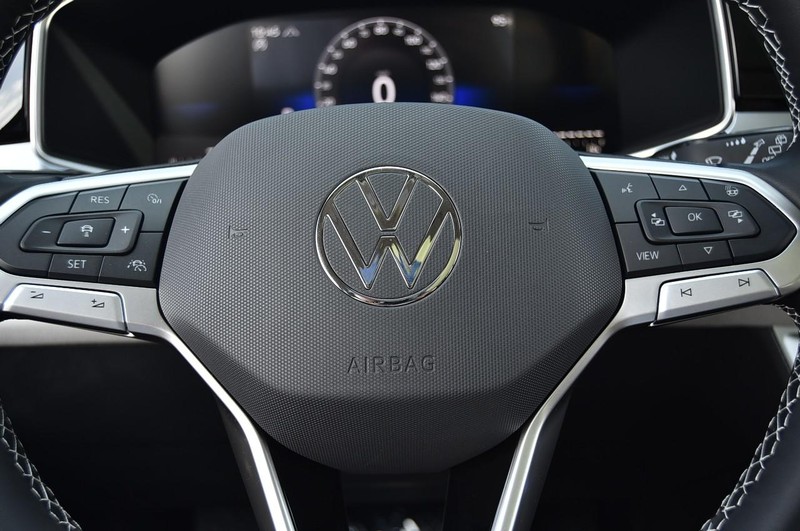 Volkswagen Taos Vehicle Image 18