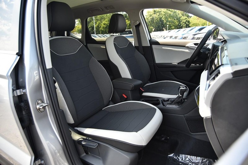 Volkswagen Taos Vehicle Image 20