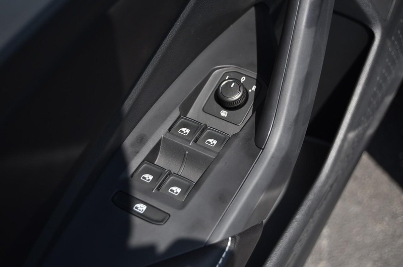 Volkswagen Jetta Vehicle Image 08