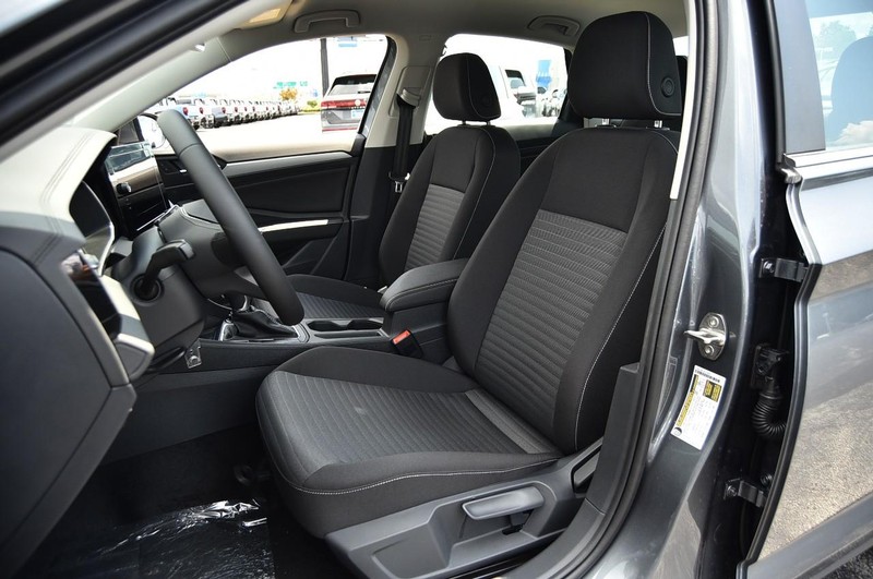 Volkswagen Jetta Vehicle Image 19