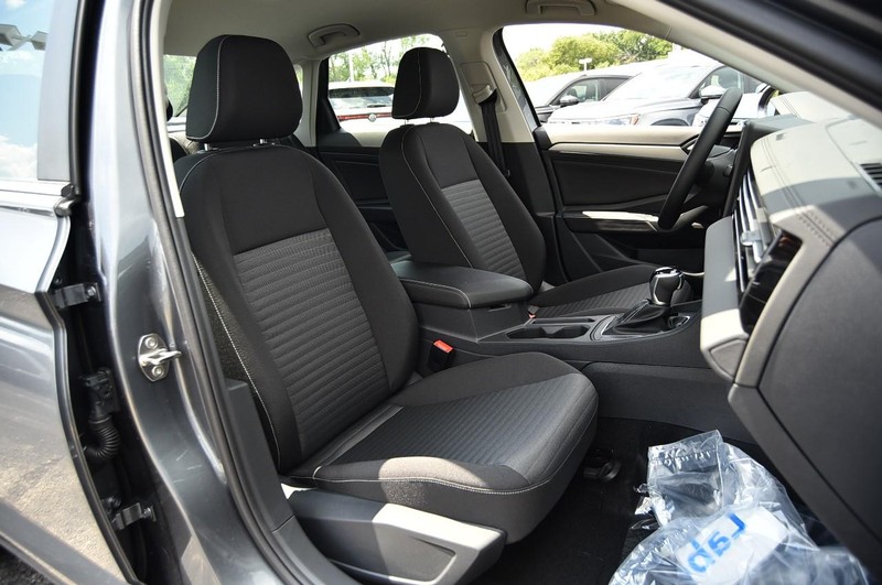 Volkswagen Jetta Vehicle Image 20