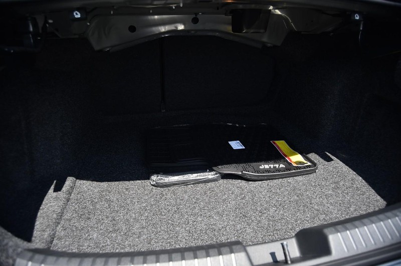 Volkswagen Jetta Vehicle Image 22