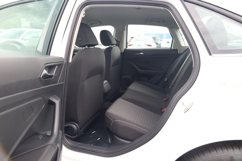 Volkswagen Jetta Vehicle Image 19