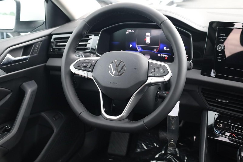 Volkswagen Jetta Vehicle Image 21