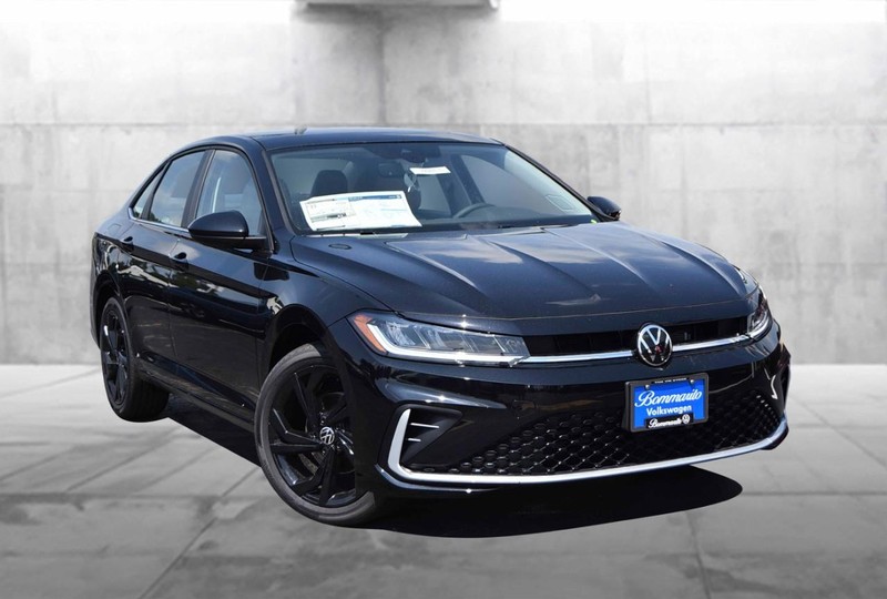 Volkswagen Jetta Vehicle Image 02
