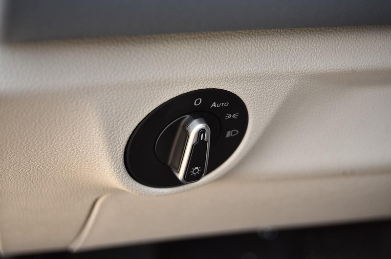 Volkswagen Jetta Vehicle Image 11