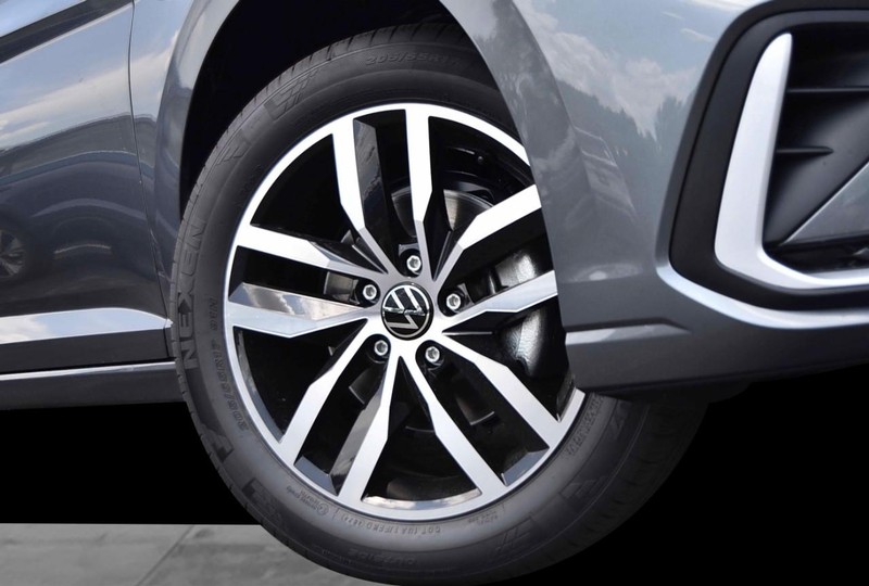 Volkswagen Jetta Vehicle Image 03