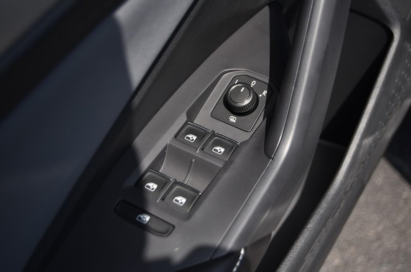 Volkswagen Jetta Vehicle Image 08
