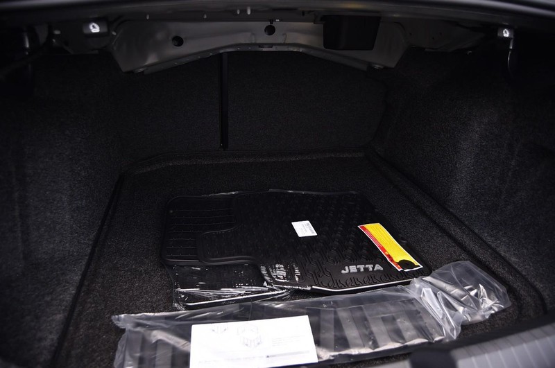 Volkswagen Jetta Vehicle Image 24