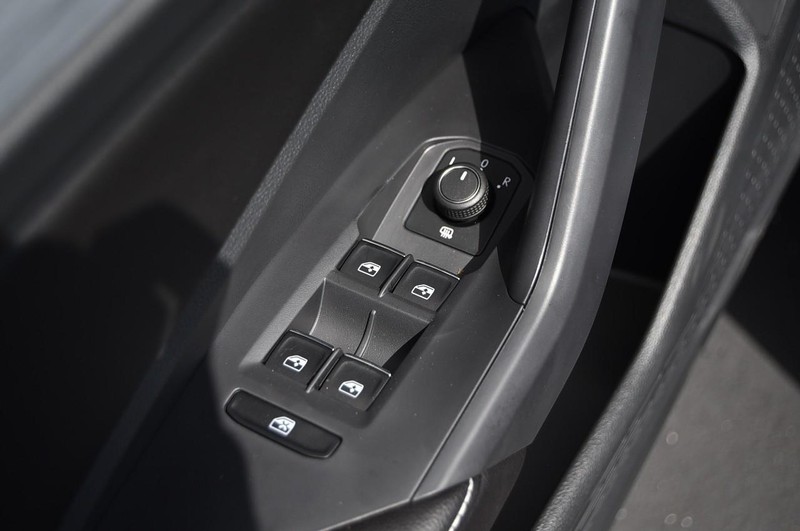 Volkswagen Jetta Vehicle Image 08