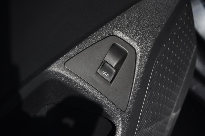 Volkswagen Jetta Vehicle Image 09