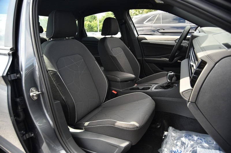 Volkswagen Jetta Vehicle Image 20